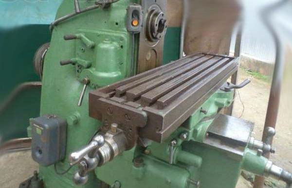 Фото горизонтального фрезерного верстата Дзержинец ТГ-2